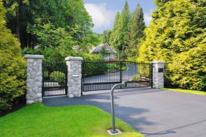 3 Benefits of Driveway Gates for Homeowners